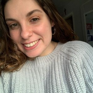 Meet your Posher, Caitlin